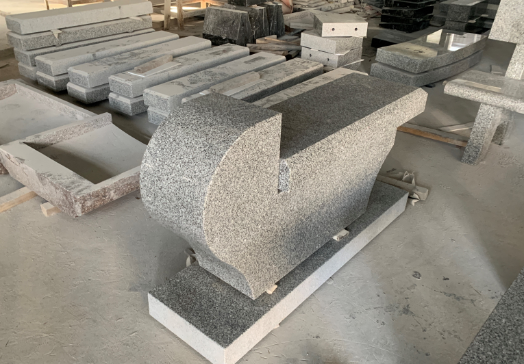 Dinglei -Memorial bench .jpg